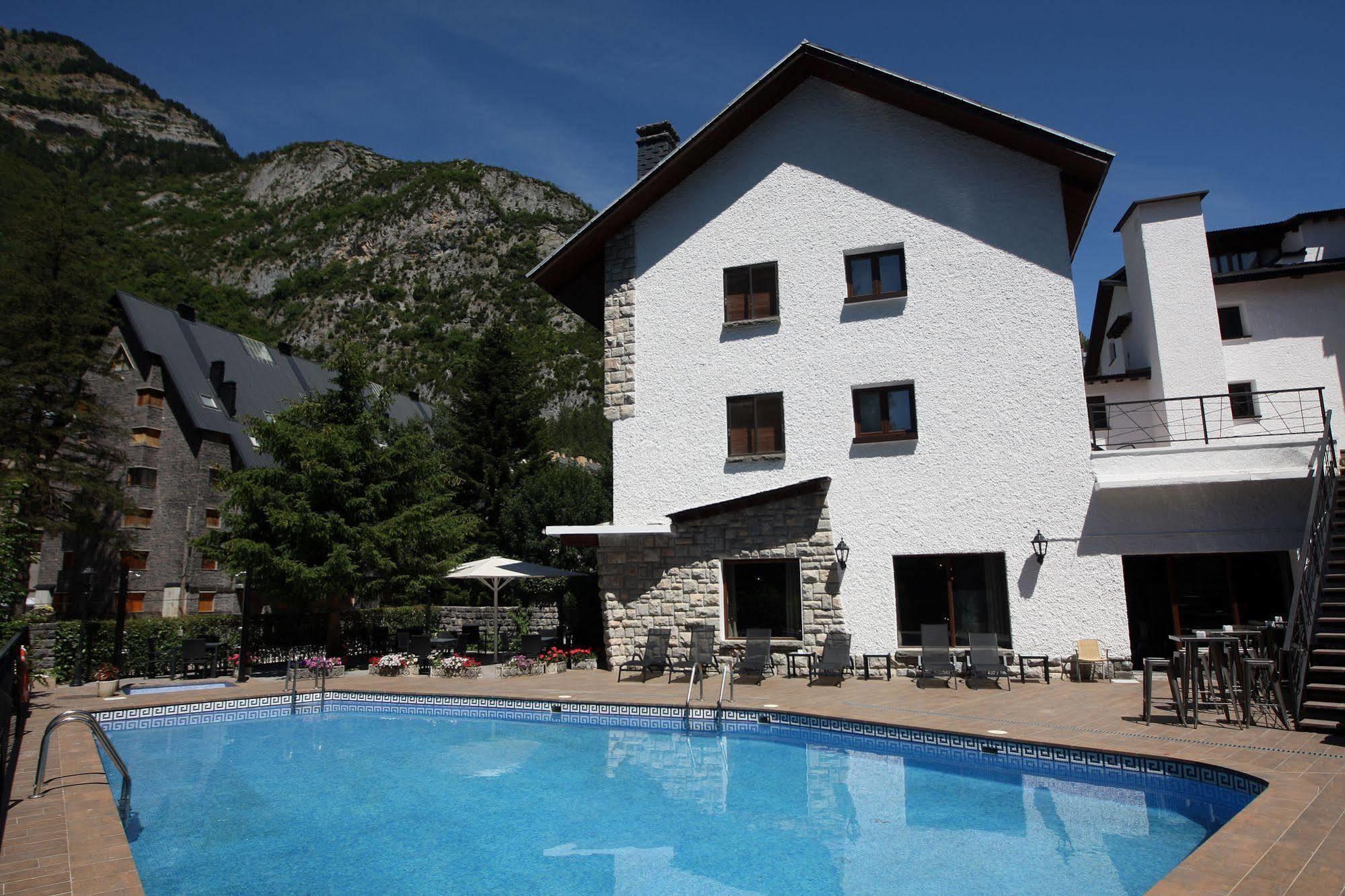 Hotel&Spa Real Villa Anayet Canfranc Esterno foto